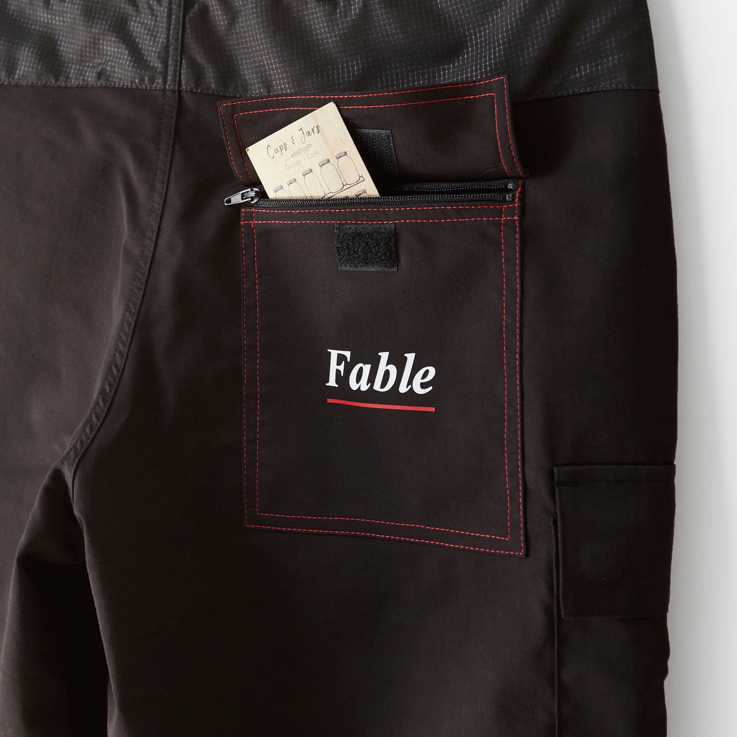 Fablecycle cargo commuter shorts: rear pocket